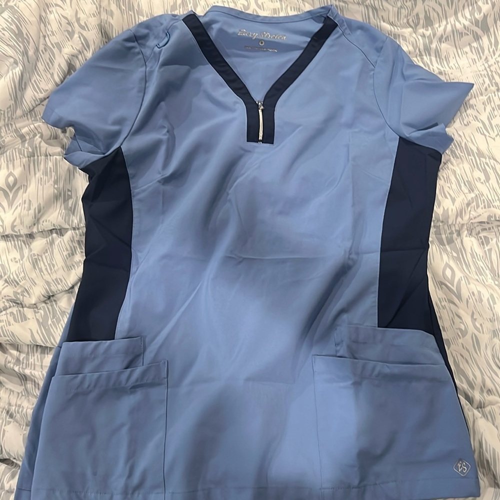 Scrub set